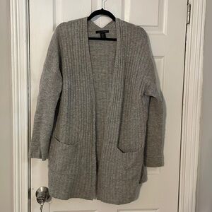 Tahari sweater cardigan